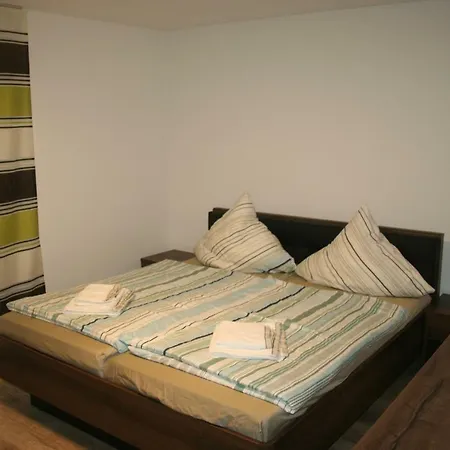 Privat Schreiber Lägenhet Winterbach (Bavaria)